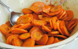 Полезные свойства и противопоказания свежей или вареной моркови, морковного сока и ботвы